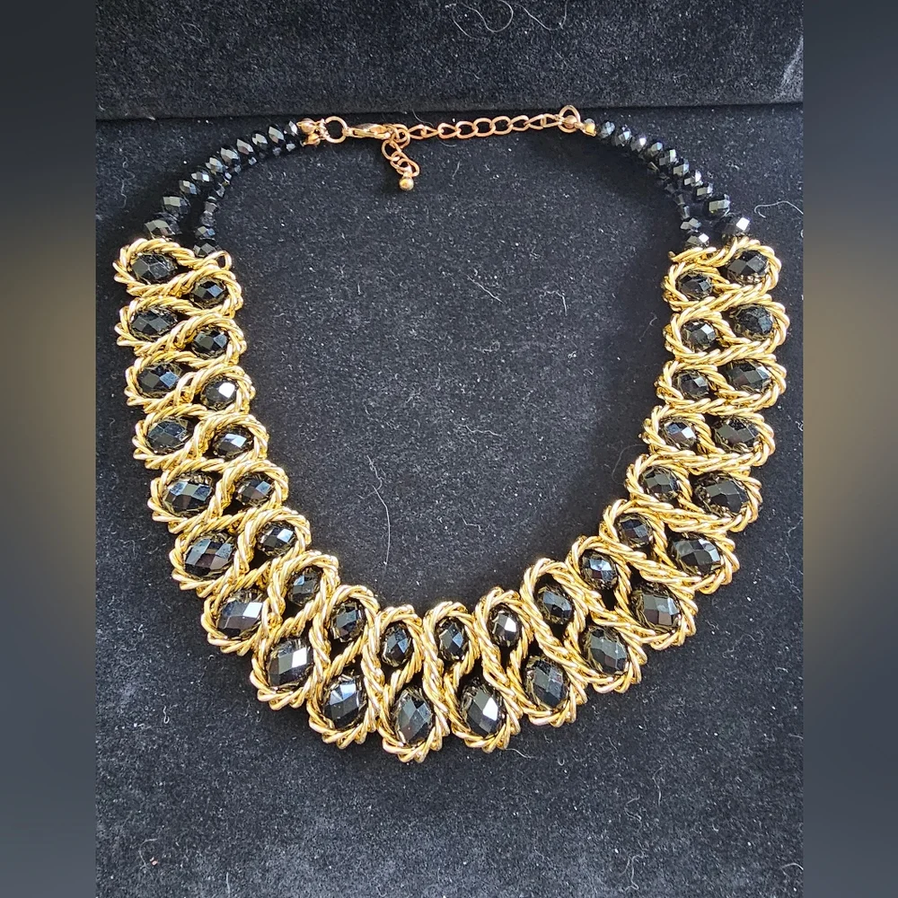 Vintage Necklace - Picture 2 of 4